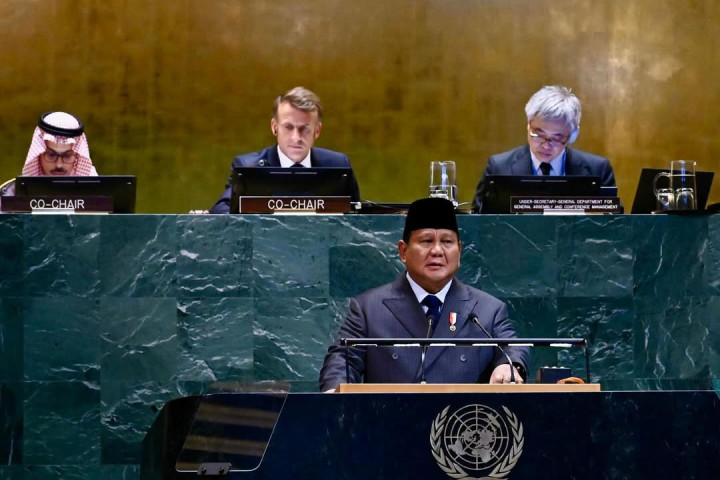 Mengawali pidatonya, Presiden Prabowo menyampaikan penghargaan kepada Pemerintah Prancis dan Kerajaan Arab Saudi atas kepemimpinan mereka dalam menyelenggarakan pertemuan penting ini. 