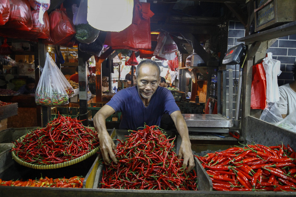 Badan Pangan Nasional mengungkap harga cabai merah keriting mengalami kenaikan di atas Harga Acuan Pembelian (HAP) di produsen dan Harga Acuan Penjualan (HAP) di konsumen. 