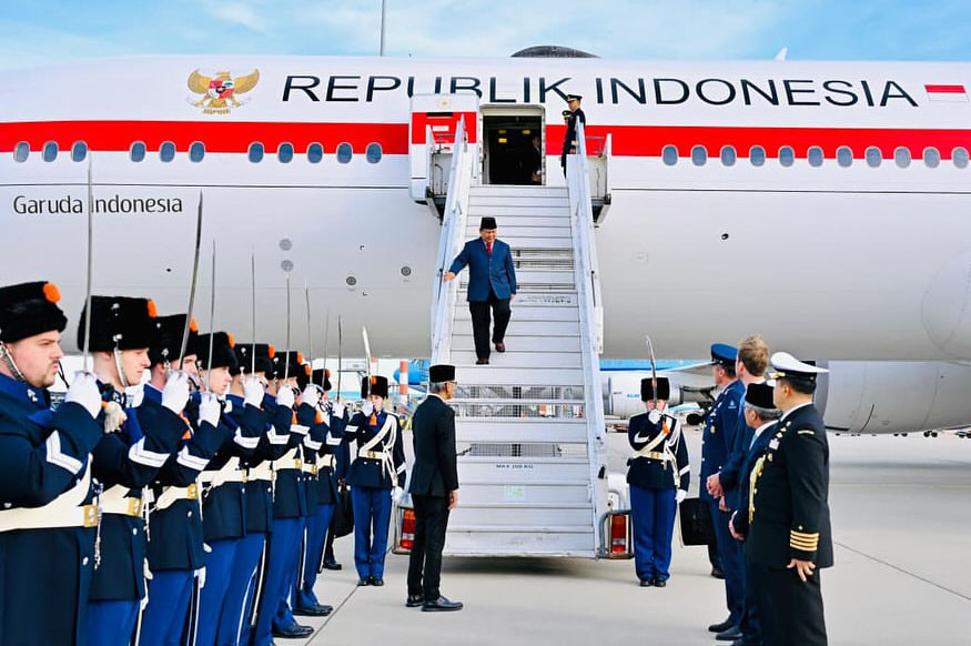 Presiden Republik Indonesia, Prabowo Subianto, tiba di Bandar Udara Internasional Schipol, Amsterdam, Belanda, pada Kamis, 25 September 2025, pukul 09.45 waktu setempat. Presiden Prabowo diagendakan akan diterima secara resmi oleh Raja Belanda Willem-Alexander di Istana Huis ten Bosch.