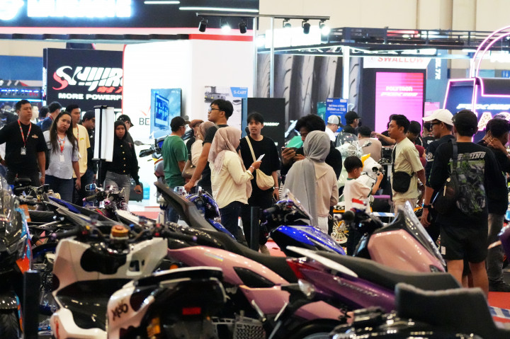 Pameran sepeda motor paling bergengsi di Tanah Air, Indonesia Motorcycle Show (IMOS) 2025, resmi digelar di ICE BSD City, mulai 24 hingga 28 September 2025. Acara ini kembali membuktikan eksistensinya sebagai panggung utama perkembangan dunia roda dua di Indonesia.