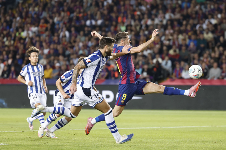  FC Barcelona menggeser rivalnya Real Madrid di puncak klasemen sementara Liga Spanyol 2025/2026 setelah mereka mengalahkan Real Socieded 2-1 dalam pekan ketujuh di Stadion Olimpiade Lluis Companys, Minggu, 28 September 2025.