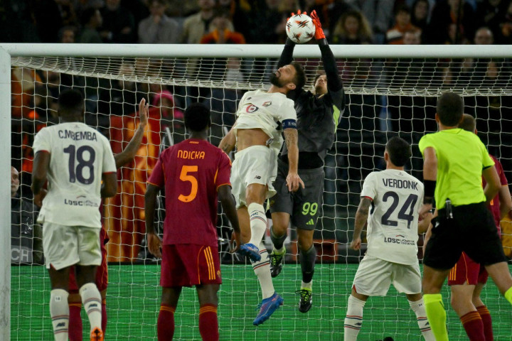 Pemain berusia 28 tahun tersebut tampil selama 69 menit pada pertandingan ini setelah selanjutnya pelatih Bruno Genesio memutuskan untuk menggantinya dengan Romain Perraud.