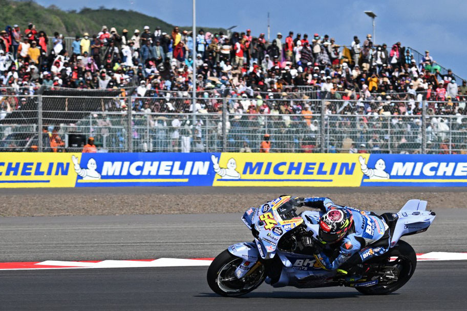 Kemenangan di GP Indonesia 2025 ini juga sangat spesial bagi Aldeguer yang memulai debutnya di kelas MotoGP pada musim ini.