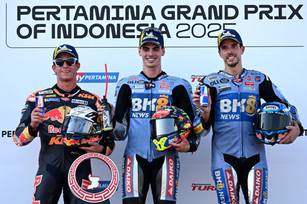 Aldeguer menempati podium MotoGP Indonesia bersama dengan pembalap Red Bull KTM Pedro Acosta yang berada di posisi kedua, lalu juga rekan setimnya yakni Alex Marquez yang mengamankan posisi ketiga.