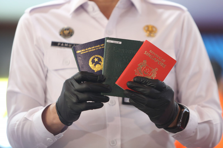 Direktorat Jenderal (Ditjen) Imigrasi menindak 196 Warga Negara Asing (WNA) bermasalah di wilayah Jabodetabek dalam operasi Wira Waspada periode 3-5 Oktober 2025. 