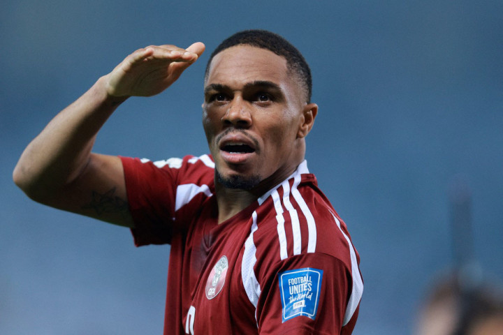 Justru Qatar yang berhasil menggandakan keunggulan pada menit ke-74. Pedro Miguel (Ro-Ro) mencetak gol kedua lewat sundulan, lagi-lagi memanfaatkan skema bola mati dari Akram Afif.