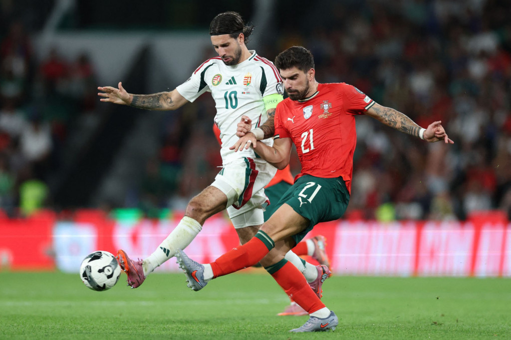 Tim asuhan Roberto Martinez sempat unggul hingga menit akhir, tetapi gol Dominik Szoboszlai di masa injury time memaksa pertandingan berakhir imbang.