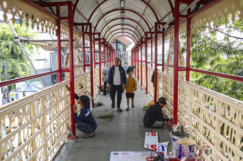 Kegiatan tersebut dilakukan untuk menambah kenyamanan dan keamanan bagi pejalan kaki.