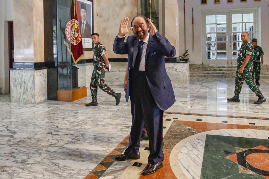 Menhan mengaku berbagai masukan yang diberikan Paloh dalam kunjungan membantu dirinya sebagai penentu kebijakan nasional untuk stabilitas.