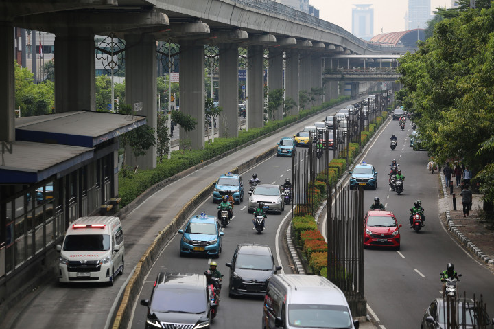 Salah satunya adalah dengan datang dan berkonsultasi dengan Kejaksaan Tinggi Jakarta hingga Komisi Pemberantasan Korupsi (KPK).