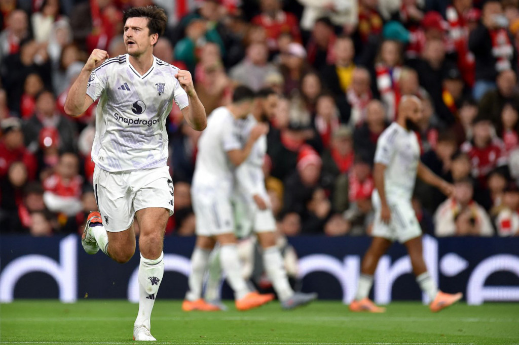 Pada waktu yang tersisa, Liverpool terus melancarkan serangan ke lini pertahanan The Red Devils, namun hingga pertandingan selesai, skor 2-1 untuk MU tak berubah.