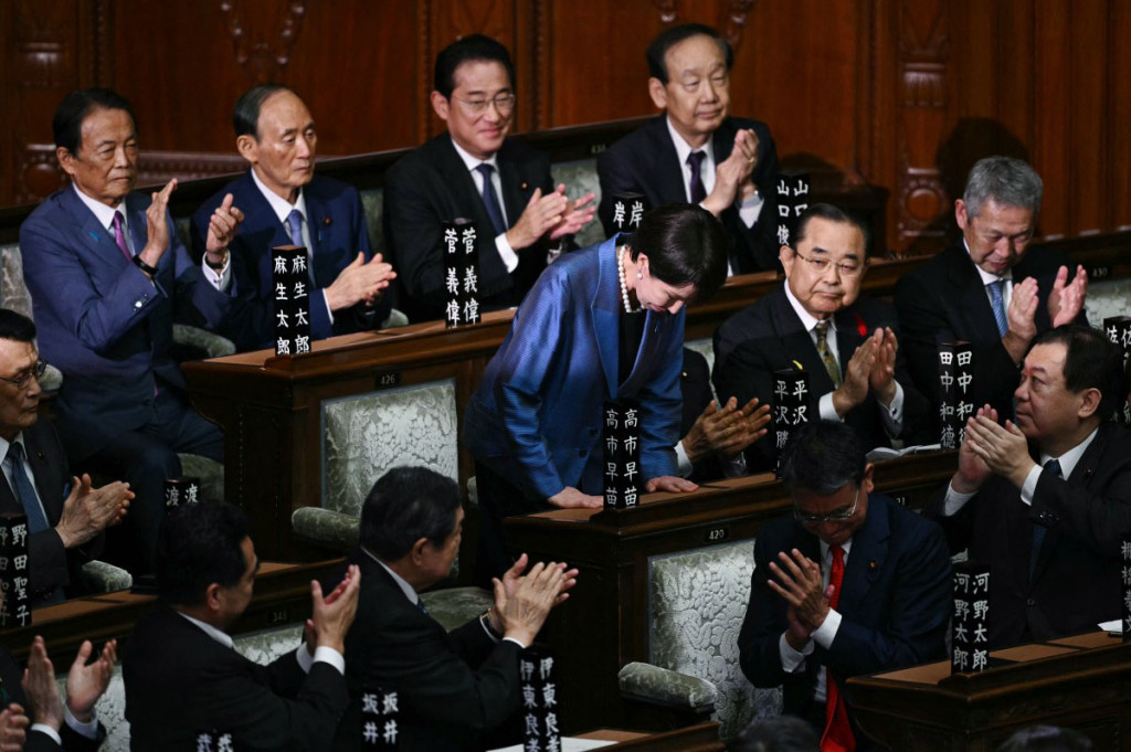 Ia didukung oleh mitra koalisi baru LDP, Partai Inovasi Jepang (JIP), di tengah dinamika politik yang terus berkembang dengan meningkatnya kekuatan multipartai.