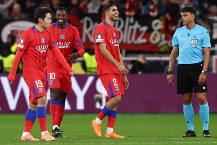 Enam pemain Paris Saint-Germain (PSG) melumpuhkan Bayer Leverkusen 7-2 di kandangnya sendiri dalam pertandingan fase liga Liga Champions di Stadion BayArena, Leverkusen, Rabu, 22 Oktober 2025 dini hari WIB.