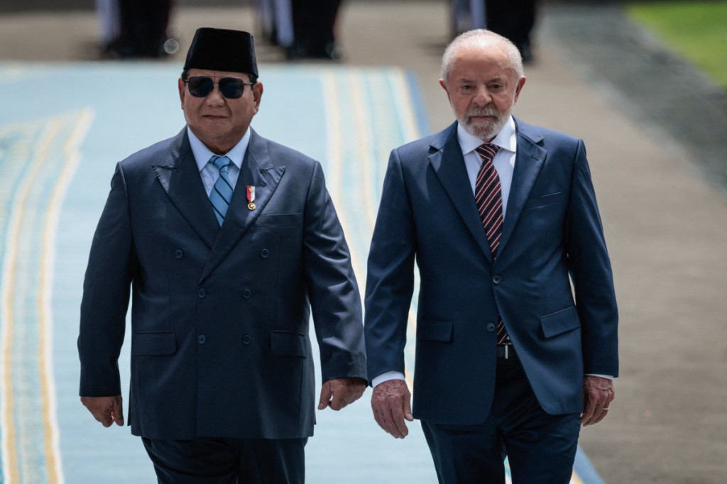 Presiden Prabowo Subianto menerima kunjungan kenegaraan Presiden Brasil Luiz Inacio Lula da Silva di Istana Merdeka Jakarta, pada Kamis 23 Oktober 2025. Kunjungan ini merupakan kunjungan balasan setelah Presiden Prabowo berkunjung ke Brasilia pada Juli lalu.