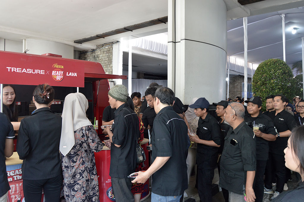Kemeriahan Food Festival turut menyemarakkan acara ini. Antusiasme para karyawan Metro TV sangat tinggi. Hal ini terlihat dari panjangnya antrean di berbagai stand makanan untuk mendapatkan hidangan favorit mereka. 