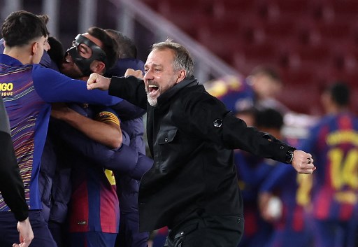 Tambahan tiga poin membuat Barcelona semakin kokoh di peringkat pertama klasemen sementara Liga Spanyol musim ini dengan 37 poin dari 15 pertandingan yang sudah dilalui.