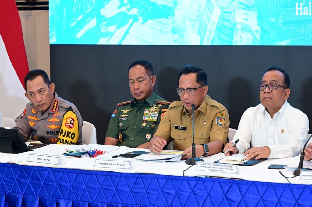 Pemerintah memastikan penyaluran bantuan hingga distribusi logistik bagi masyarakat terdampak bencana di Provinsi Aceh, Sumatra Utara, dan Sumatra Barat berjalan cepat dan terukur.