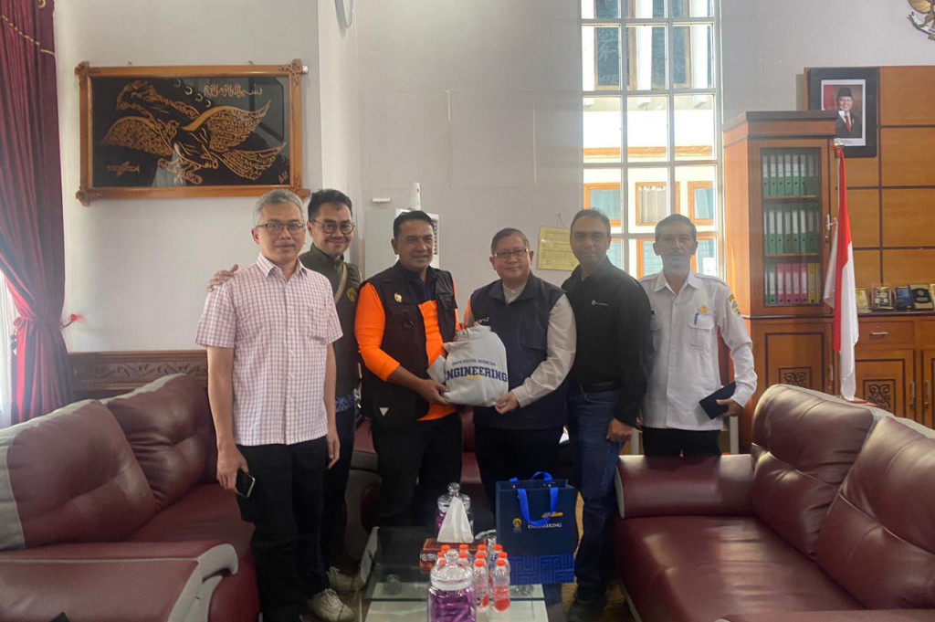 Kegiatan ini dipimpin Dekan FTUI Prof. Kemas Ridwan Kurniawan serta melibatkan Posko Rakyat Aceh Tengah dan Ikatan Alumni FTUI.