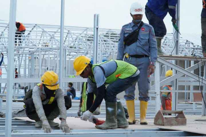 Selain memulihkan operasional, Pertamina melalui program Pertamina Peduli menyalurkan bantuan senilai miliaran rupiah. Bantuan tersebut digunakan untuk pembangunan posko kesehatan terpadu yang melayani lebih dari 15.000 pengungsi di Aceh Utara dan Pidie Jaya.