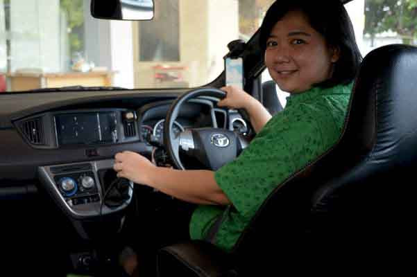 Dalam aktivitasnya sebagai driver online, ia mengaku kerap dihadapkan pada situasi tak terduga yang membutuhkan kepekaan serta keahlian medis.