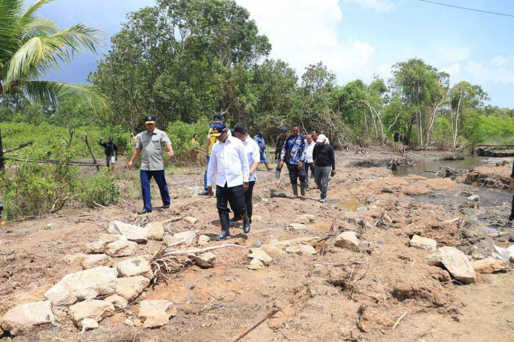 Ia menjelaskan, pemekaran kabupaten dan kota pada 2003 dan 2004, termasuk pemekaran provinsi, sejak awal dirancang untuk mendekatkan pelayanan kepada masyarakat serta mempercepat pelaksanaan program pembangunan.