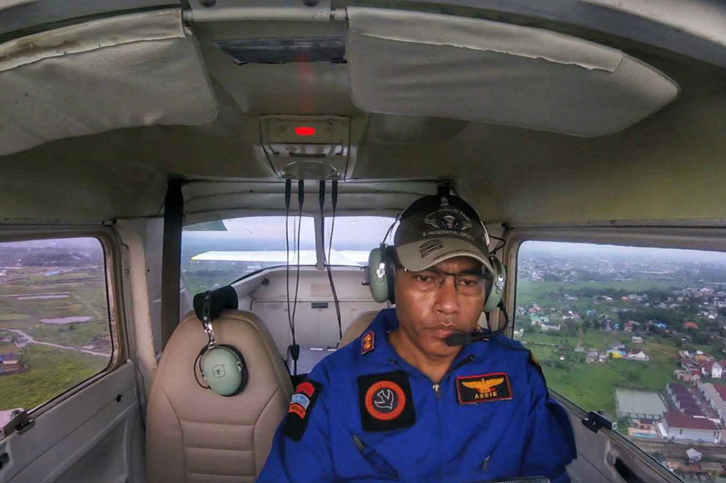 Lahir di Merauke pada 24 Januari 1972, Audie memulai karier kepolisiannya di bidang reserse. Sebelum menjabat Kadiklatsus Jatanras Lemdiklat Polri, ia menempati posisi Kabag Jatinter Divisi Hubungan Internasional Polri.