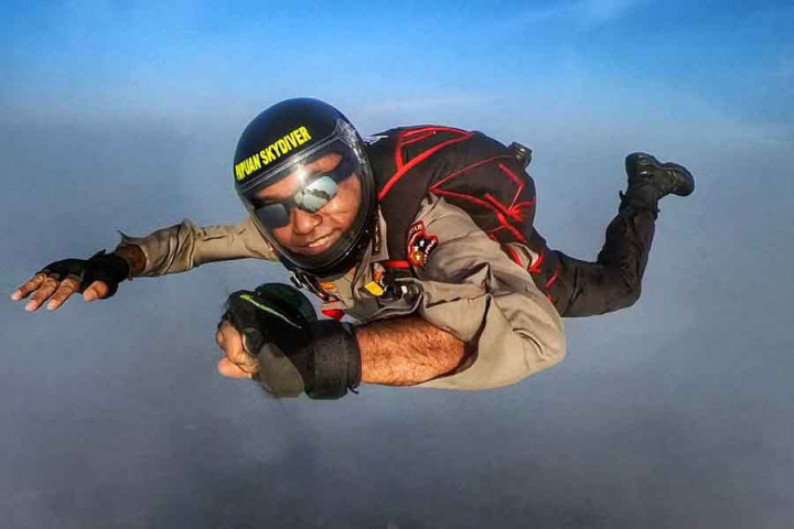 Brigjen Pol Yulius Audie Sonny Latuheru merupakan salah satu perwira tinggi Polri lulusan Akademi Kepolisian 1996 yang dikenal memiliki rekam jejak panjang dan kemampuan lintas bidang.