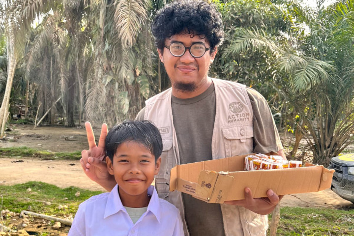 Tim Action Humanity tiba di Aceh Tamiang pada 13 Januari 2026 dengan membawa tiga program utama, yakni distribusi pangan, pendirian mushola darurat, dan kegiatan trauma healing. Program tersebut dilaksanakan di Desa Sunting, Tanjung Gelumpang, Babo, serta Desa Bandar Pusaka, Dusun Blank Kandis.
