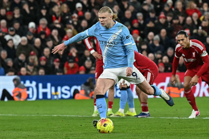 Erling Haaland membawa Manchester City membungkam Liverpool 1-2 di kandangnya d Stadion Anfield, Minggu, 8 Februari 2026  dan sekaligus terus menempel pemuncak klasemen Arsenal.