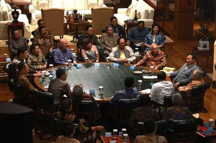 Presiden Prabowo Subianto menerima audiensi Asosiasi Pengusaha Indonesia (APINDO) di kediaman pribadi Hambalang, Bogor, Jawa Barat, pada Senin, 9 Februari 2026. 