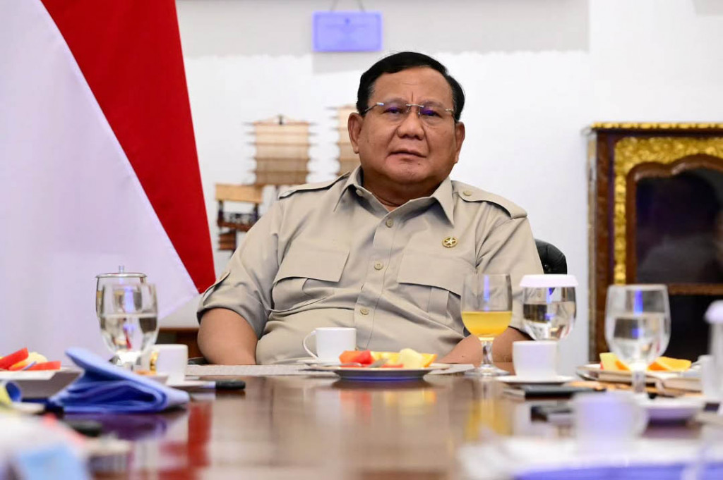 Presiden Prabowo Subianto memimpin rapat terbatas pada Kamis, 12 Februari 2026, guna membahas percepatan pembangunan Kampung Nelayan Merah Putih.