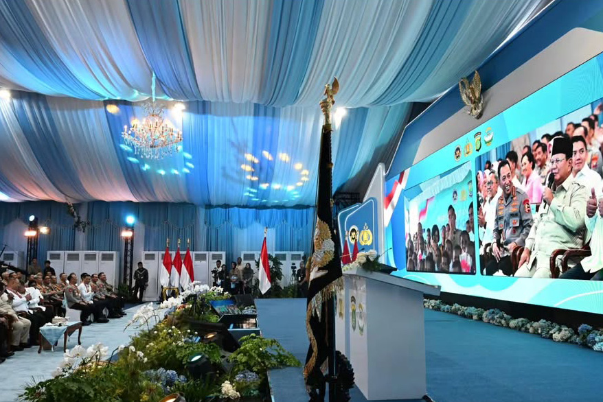 Presiden Prabowo menegaskan bahwa program tersebut mungkin tidak dirasakan urgensinya oleh kelompok masyarakat yang berkecukupan, namun sangat vital bagi rakyat yang rentan secara ekonomi. Kepala Negara juga mengakui bahwa sejak awal peluncurannya, program MBG menghadapi berbagai kritik dan penolakan. Namun demikian, Presiden menegaskan keyakinannya bahwa kebijakan tersebut berada di jalur yang benar.