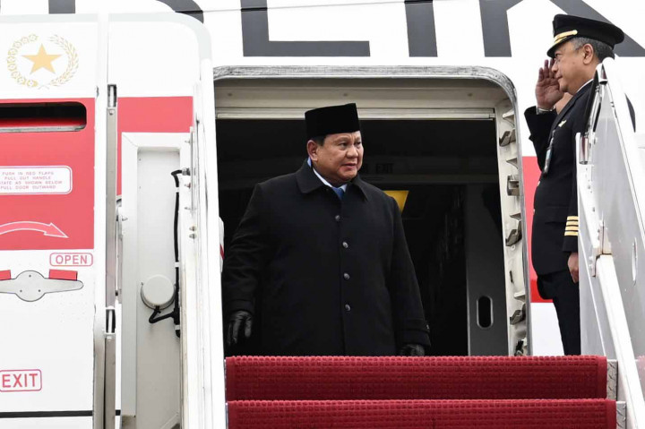 Presiden Republik Indonesia Prabowo Subianto tiba di Amerika Serikat (AS) pada Selasa, 17 Februari 2026 pukul 11.55 waktu setempat. Pesawat Garuda Indonesia-1 yang membawa Presiden dan rombongan mendarat di Pangkalan Militer Andrews, Washington DC.