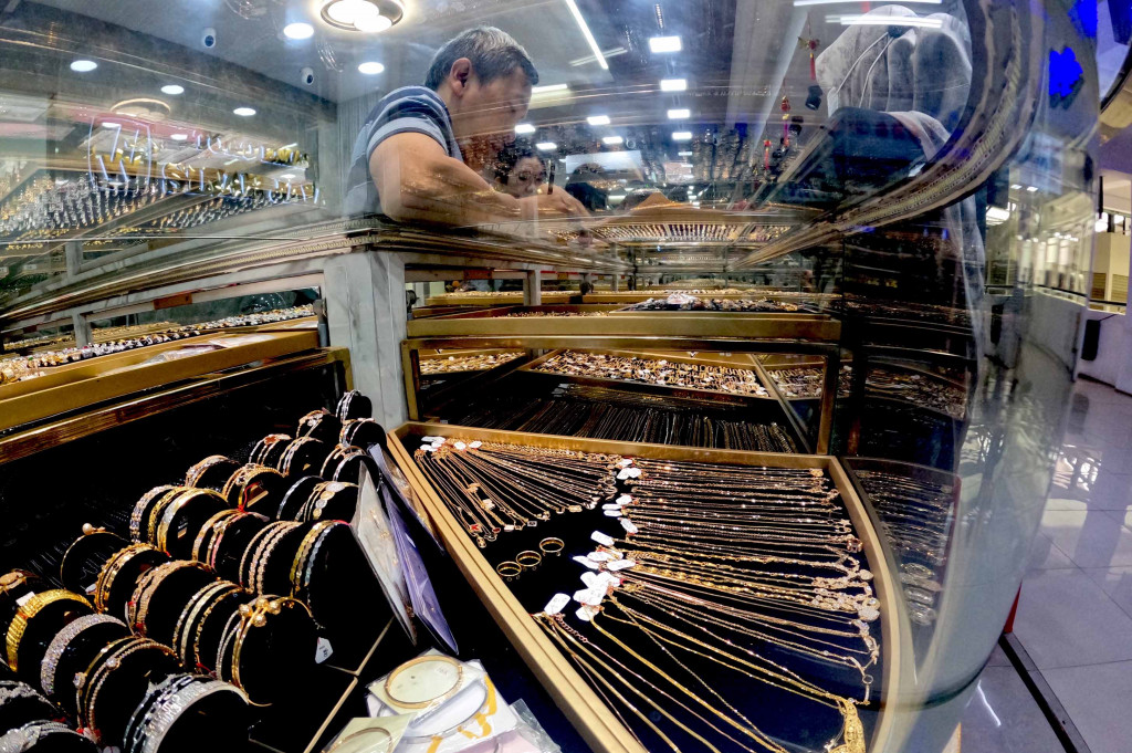 Banyak konsumen memilih menunggu setelah momen Ramadan dan jelang Lebaran ketika likuiditas dan daya beli masyarakat diperkirakan meningkat.