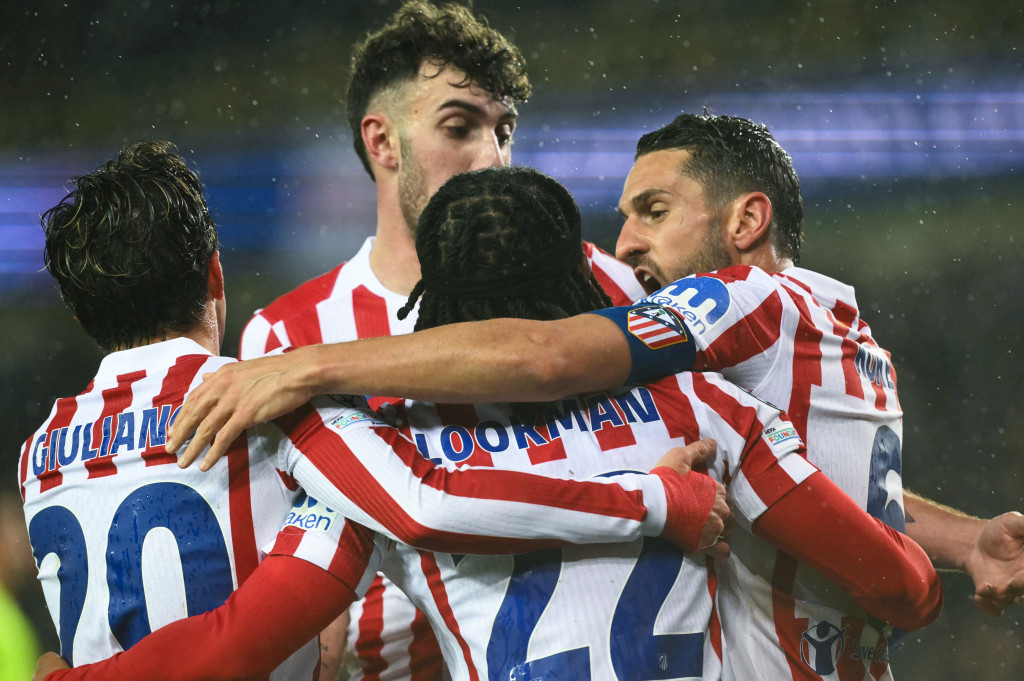 Atletico tampil agresif sejak awal laga dan langsung mendapat peluang emas pada menit kedelapan.