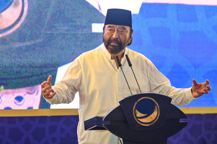 Lebih lanjut, Surya Paloh berharap nilai-nilai spiritual Ramadan dapat menjadi energi positif. Ia mengajak seluruh elemen bangsa untuk menjalankan perjuangan politik yang berorientasi pada kepentingan rakyat, serta memperkuat komitmen dalam membangun negara. 