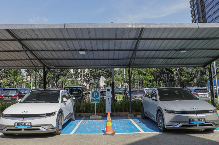 Peta industri nikel dan baterai kendaraan listrik (electric vehicle/EV) di Indonesia kini merambah pasar modal. PT Berkah Prima Perkasa Tbk (BLUE) mengumumkan penandatanganan Perjanjian Jual Beli Bersyarat (Conditional Shares Purchase Agreement/CSPA) antara para pemegang sahamnya dan Dragonmine Mining (Hong Kong) Limited yang akan menjadi pengendali baru perseroan.
