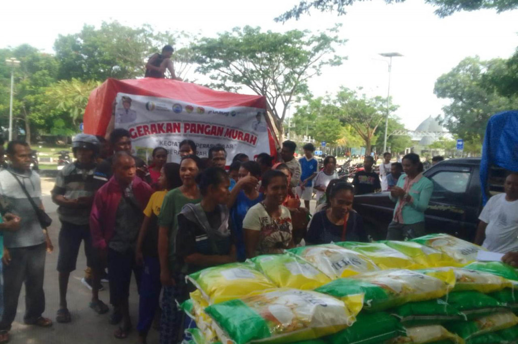 Pos Lintas Batas Negara (PLBN) Motaain yang dikelola Badan Nasional Pengelola Perbatasan (BNPP) menggelar Pasar Rakyat bertajuk Operasi Pasar Murah di area Pasar PLBN Motaain, Selasa, 24 Februari 2026.