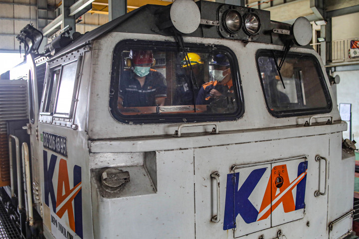 Rangkaian pengecekan menyeluruh tersebut di antaranya mulai dari aspek teknis, sistem pengereman, kelistrikan, hingga perangkat keselamatan operasional.