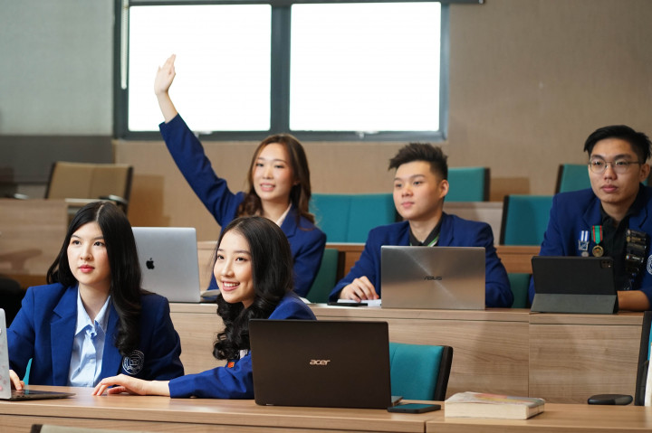 Pencapaian ini menempatkan Universitas Prasetiya Mulya dalam jajaran sekolah bisnis global yang memenuhi standar mutu internasional yang ketat.