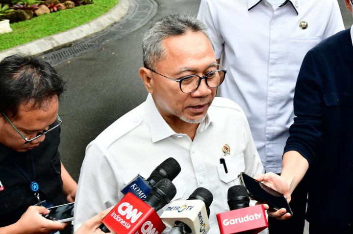 Usai pertemuan, Menko Pangan Zulkifli Hasan menegaskan bahwa arahan Presiden Prabowo sangat jelas, yakni memastikan ketersediaan dan keterjangkauan bahan pokok bagi masyarakat. “Ya kita memastikan bulan puasa, mau Lebaran ini harus stok pangan dimonitor secara ketat,” ujar Zulkifli Hasan dalam keterangan persnya kepada awak media di kompleks Istana Kepresidenan Jakarta.