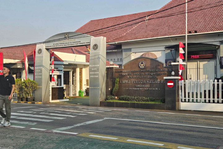 Ketua Indonesia Police Watch (IPW), Sugeng Teguh Santoso, mengatakan pengungkapan kasus ini harus mendapat perhatian serius dari pihak terkait dan harus ada pembenahan.