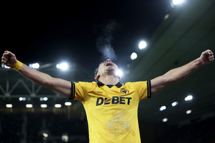 Pada waktu tambahan babak kedua, Wolves berhasil mengunci kemenangan lewat tendangan Andre Trindade yang sempat mengenai kaki Joe Gomez dan mengubah skor menjadi 2-1 di menit 90+4 yang bertahan hingga laga usai. 