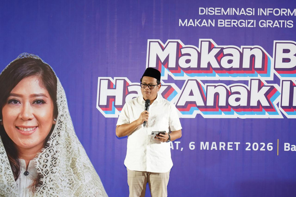 Kementerian Komunikasi dan Digital (Kemkomdigi) menggelar kegiatan Makan Bergizi Gratis (MBG) Goes to School di Pondok Pesantren Darul Falah, Cihampelas, Kabupaten Bandung Barat, Jumat, 6 Maret 2026. Kegiatan ini menjadi bagian dari upaya pemerintah membentuk Generasi Emas 2045 sekaligus menekan angka stunting di Jawa Barat.