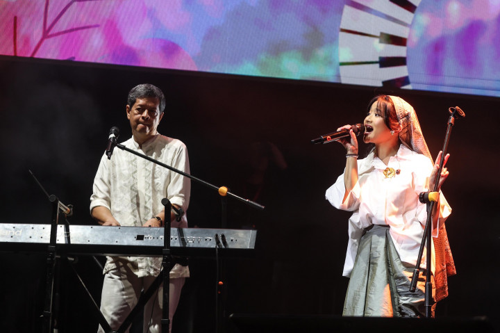 Donasi tersebut antara lain digunakan untuk pembangunan masjid di Sumatera Barat, wakaf penanaman pohon di wilayah terdampak bencana, serta program normalisasi aliran sungai di Desa Labuah, Maninjau, Kabupaten Agam, Sumatera Barat.