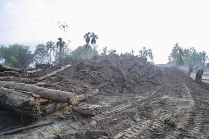 Kunjungan tersebut dilakukan untuk melihat secara langsung dampak banjir bandang sekaligus mengidentifikasi kebutuhan mendesak masyarakat, khususnya terkait pemulihan infrastruktur dasar.