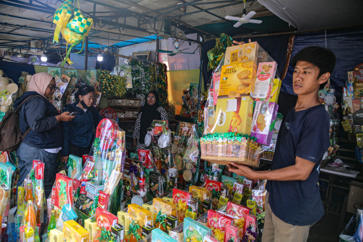 Menjelang Hari Raya Idul Fitri 1447 Hijriah, pusat perdagangan parsel di kawasan tersebut mulai dipadati pembeli yang mencari bingkisan untuk keluarga, kerabat, maupun relasi bisnis.