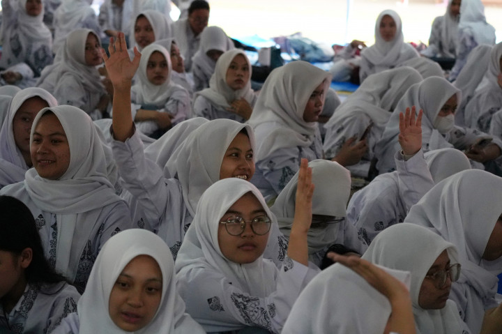 Kegiatan ini diikuti lebih dari 800 siswa yang berasal dari SMAN 34 Jakarta, SMPN 85 Jakarta, dan SDN Pondok Labu 03 Jakarta.