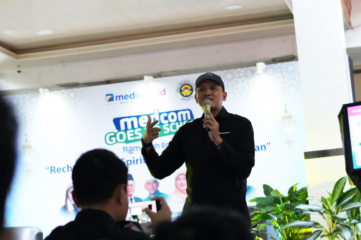 Kegiatan yang mengusung tema Recharge Your Spirit, Light Up Your Ramadan ini juga memperkenalkan berbagai program pendidikan kepada para siswa.