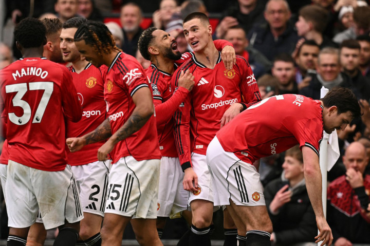 The Red Devils mampu menambah keunggulan mereka menjadi 3-1 berkat gol pemain pengganti Benjamin Sesko yang tendangannya sempat mengenai pemain Villa pada menit 81.